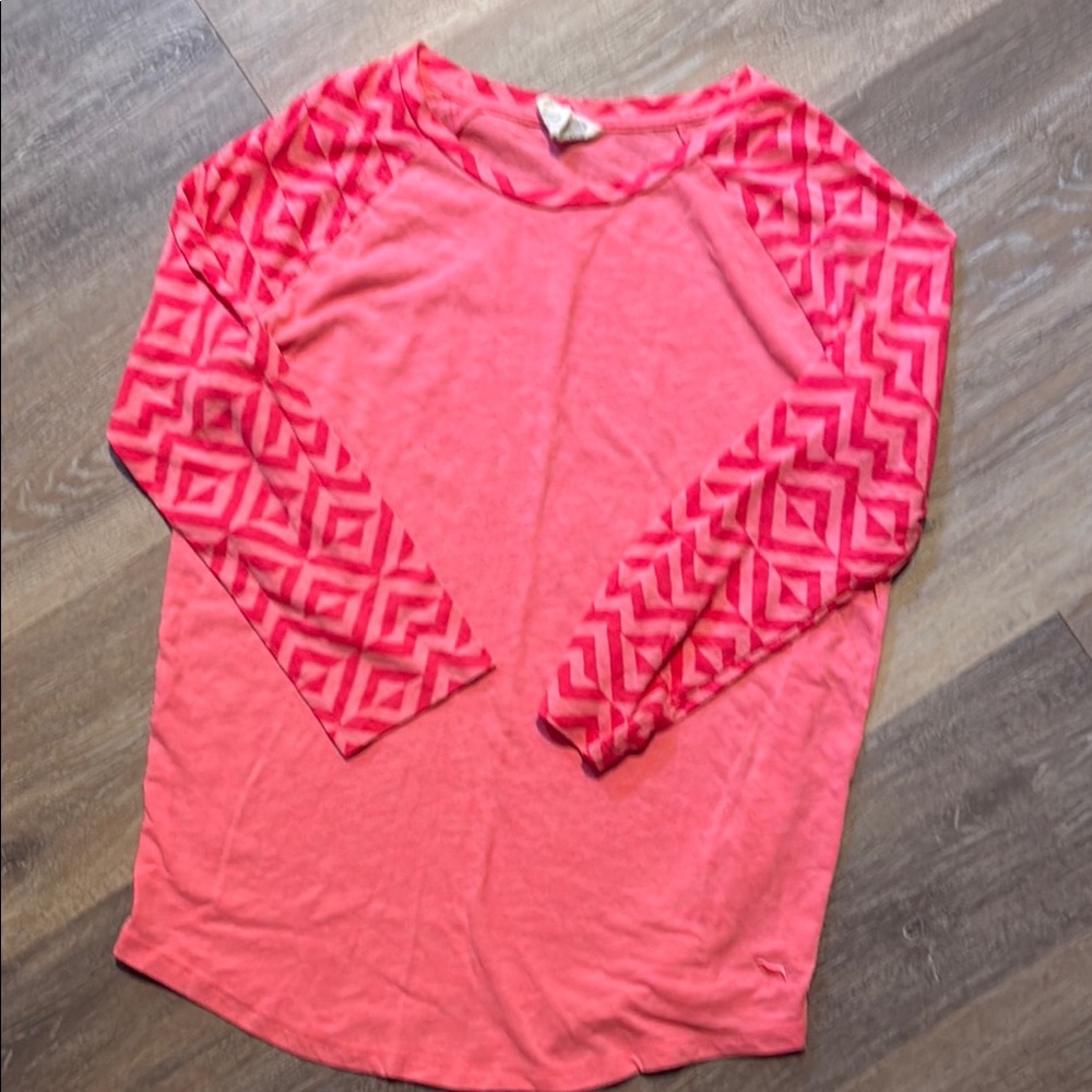 Pink Geometric Sleeve Women's Top EUC